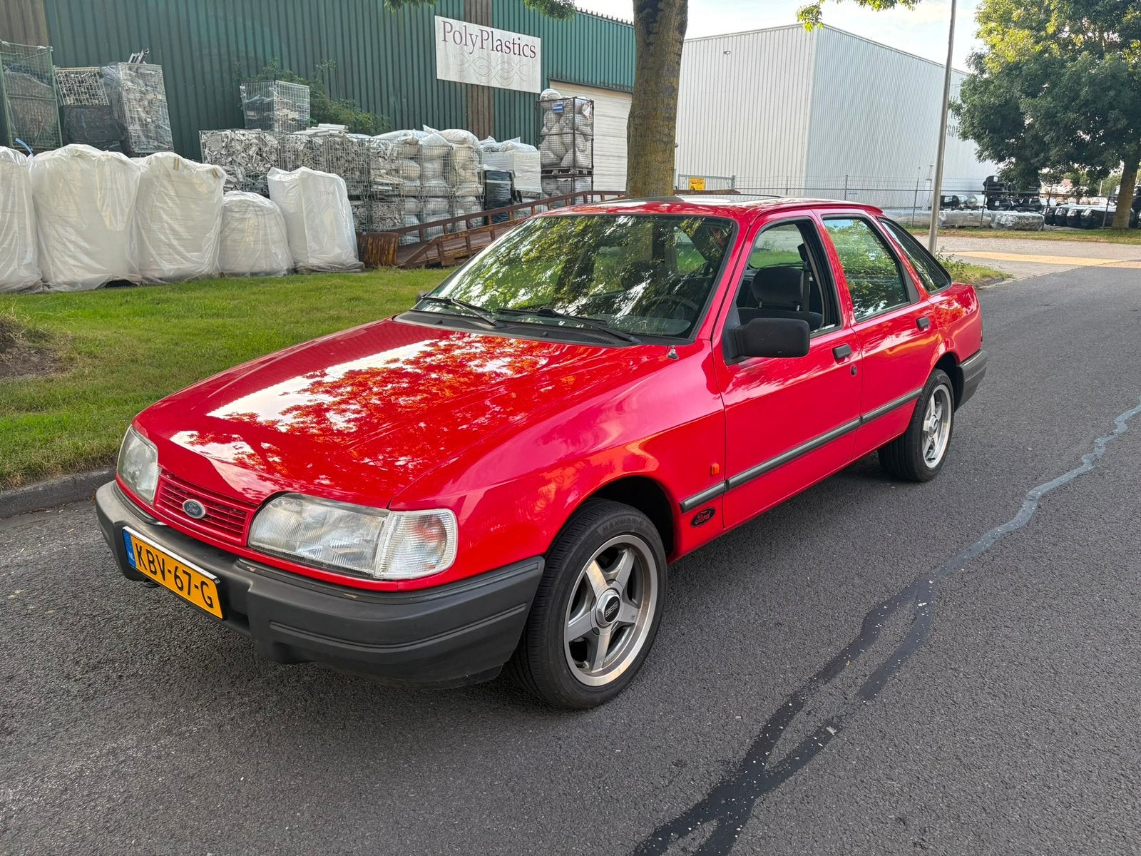 Ford Sierra 2.0 dohc 1991 2 jaar apk nette auto!!, Achterwielaandrijving, 4 cilinders, Handgeschakeld, Particulier