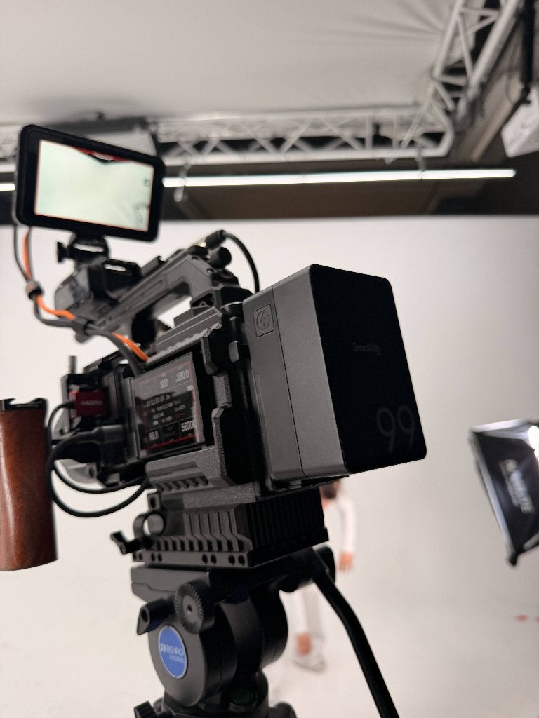 CineBack V3 FX3/FX30 V-Mount XLR, Support@camerafoundry.com, Kerkstraat 423511 ED Utrecht, Nieuw, Video