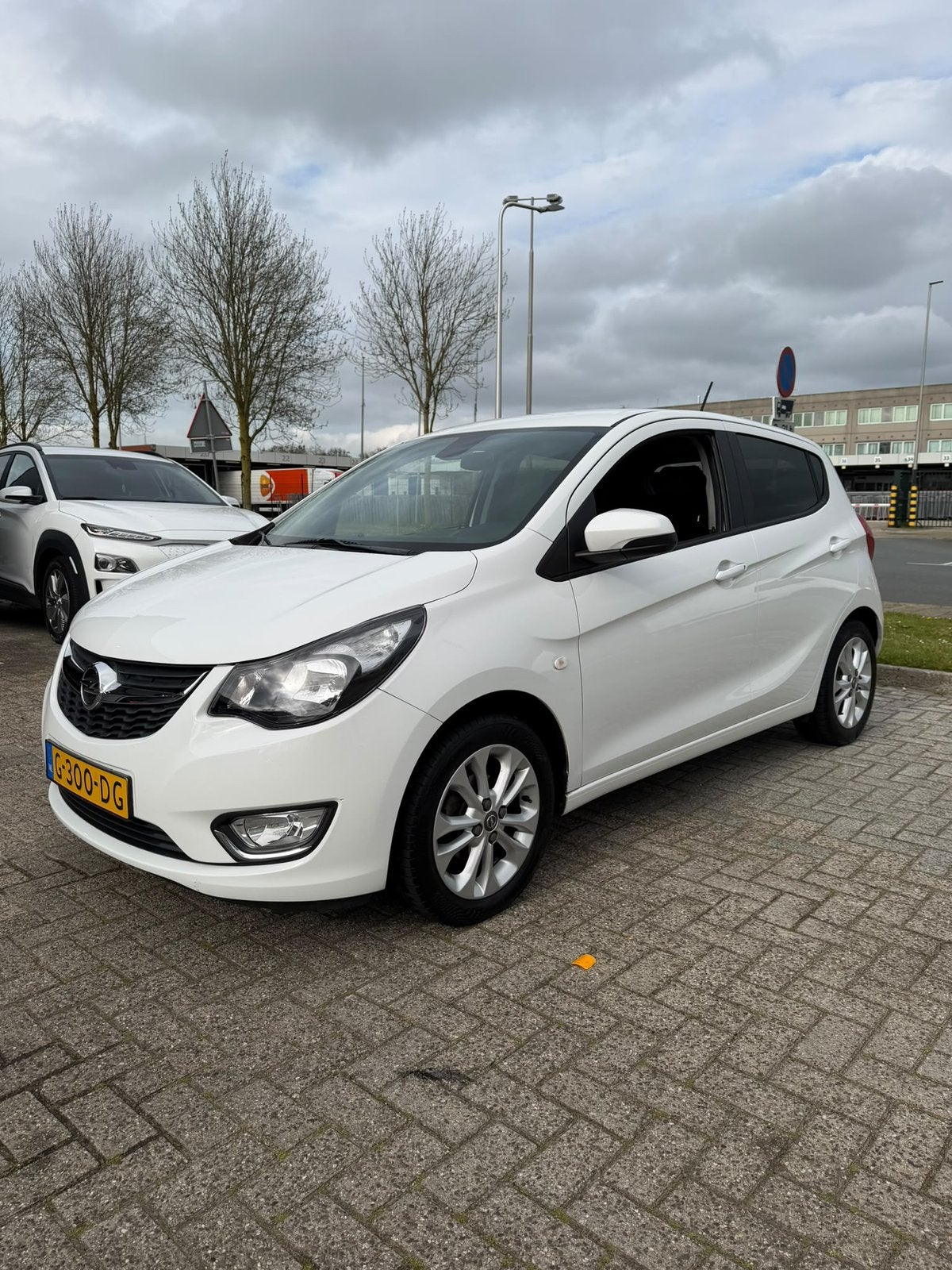 Opel Karl 1.0 Ecoflex S/S 75pk 2019 Wit, Auto's, Voorwielaandrijving, 839 kg, Wit, Origineel Nederlands