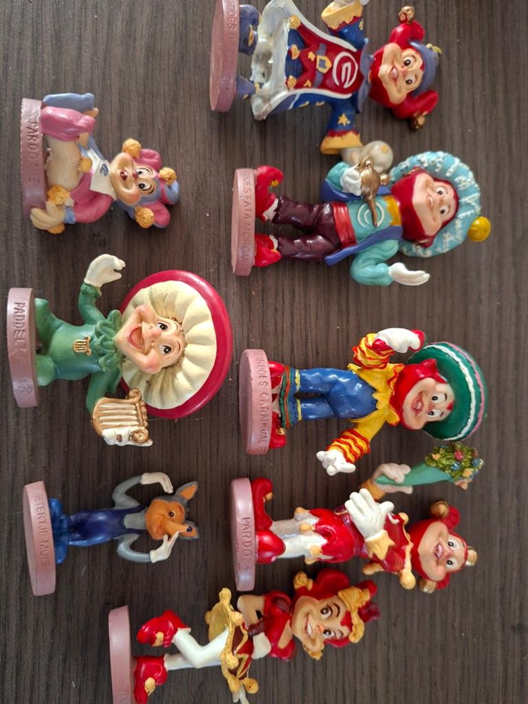 Set van 8 Efteling Carnaval Festival beeldjes, Verzamelen, Ophalen of Verzenden, Zo goed als nieuw