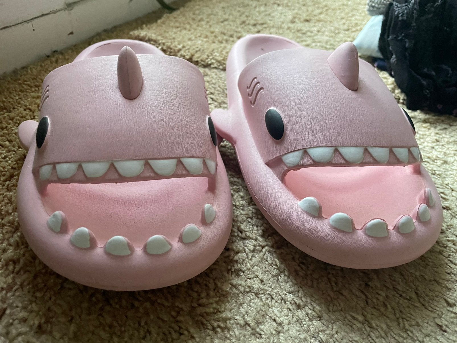 Haaien slippers, Ophalen of Verzenden, Gedragen, Roze, Slippers