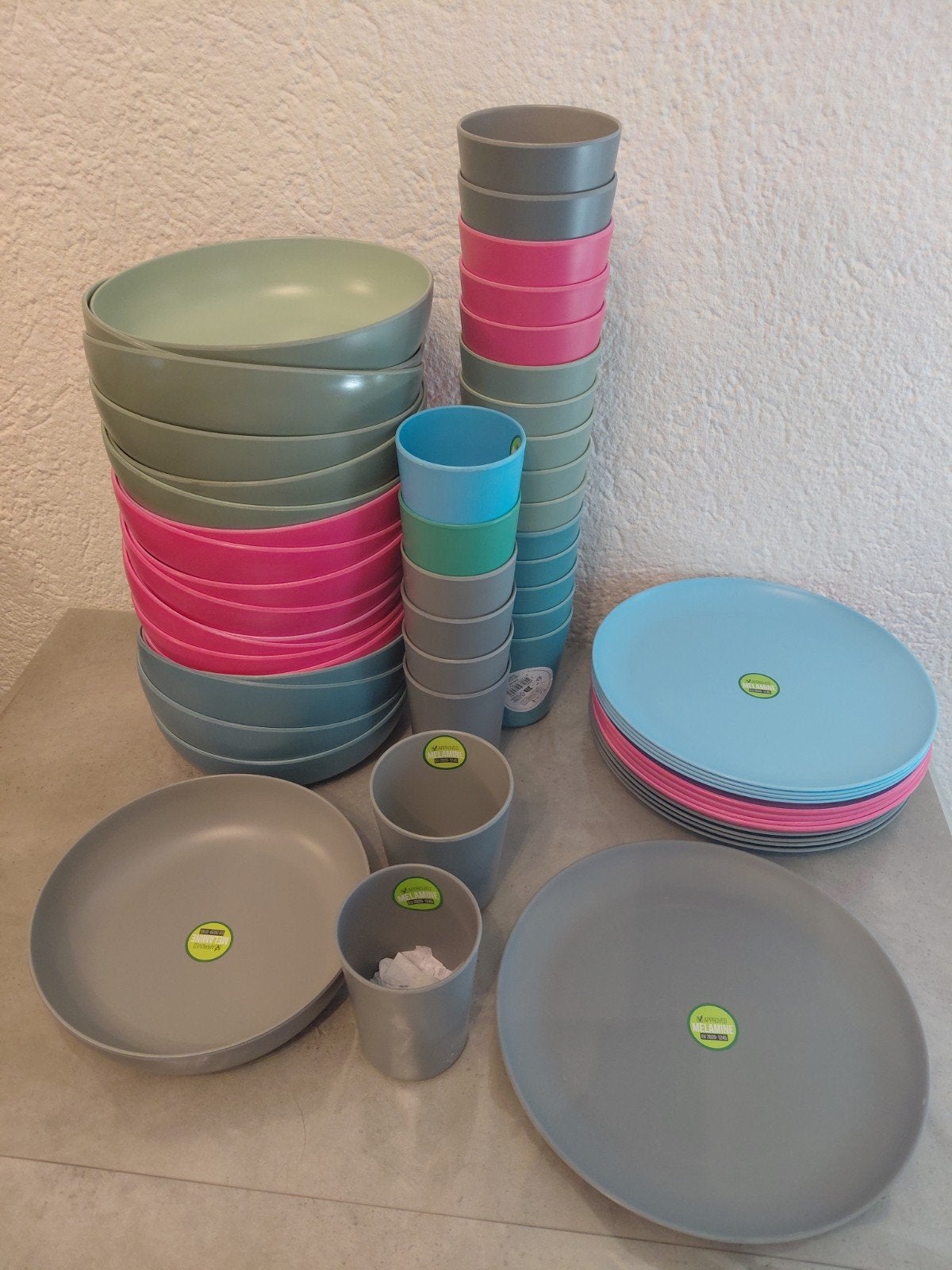 Servies set 55 stuks Melamine borden, kommen, bekers.Los 1,-, Ophalen, Overige materialen, Nieuw, Bord(en)