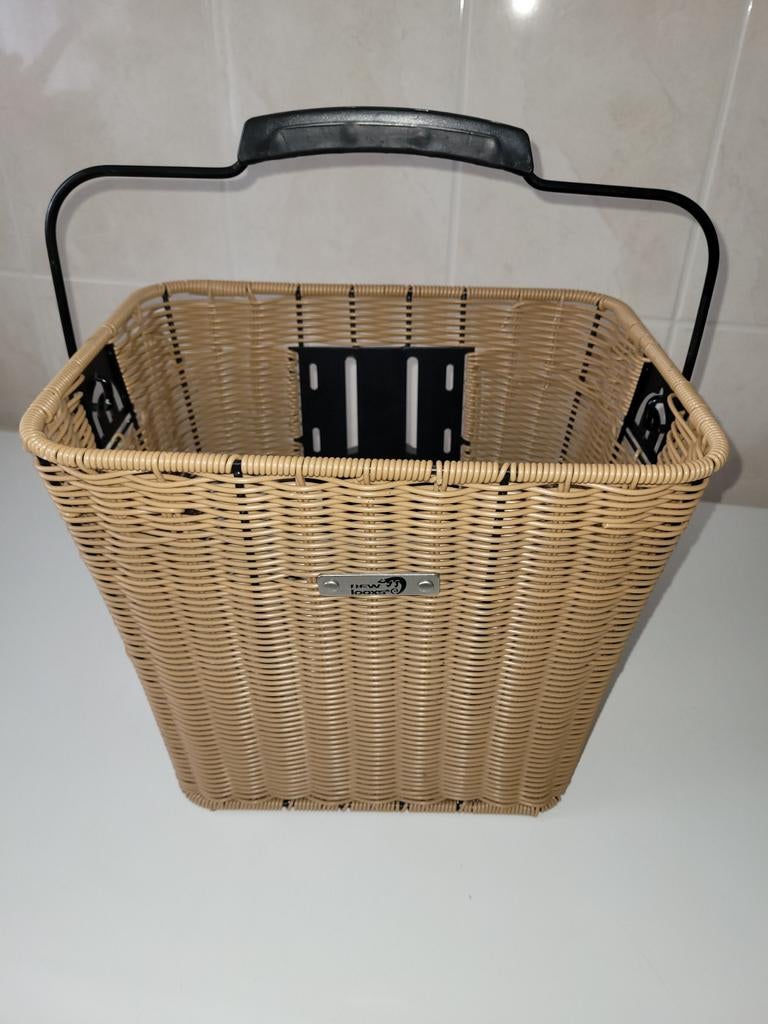 Mooi fietsmandje New looxs, Fietsen en Brommers, Fietsaccessoires | Fietsmanden, Ophalen of Verzenden, Zo goed als nieuw