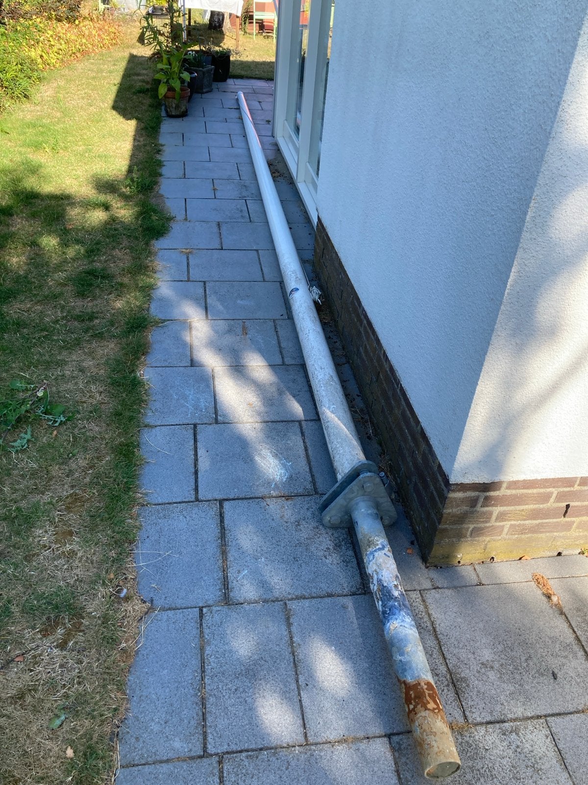 Polyester vlaggenmast 6m, conisch, met kantelanker, Ophalen, Gebruikt