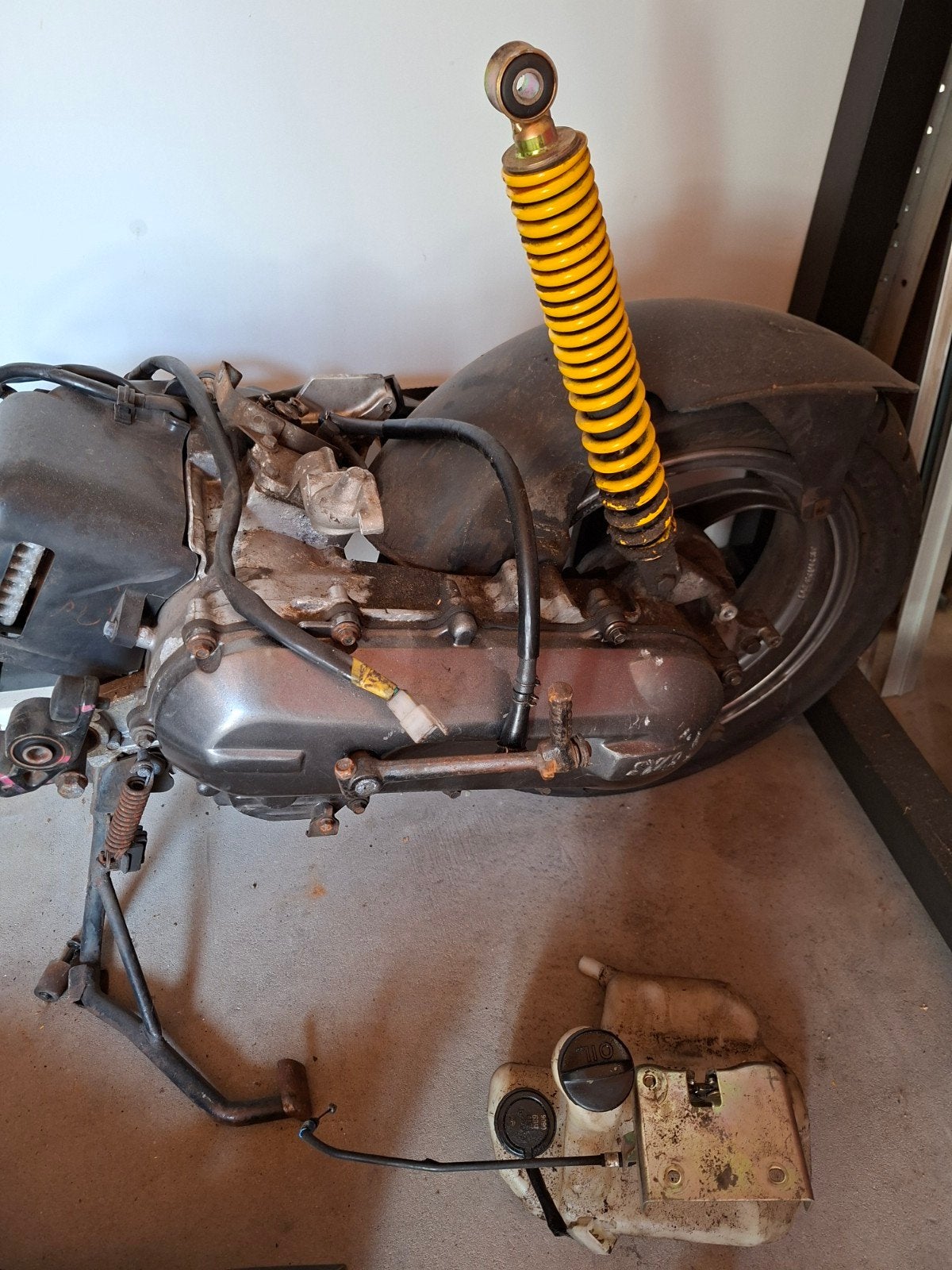 SYM G 5 J motorblok compleet met carburateur en onderdelen, Ophalen, Gebruikt, Blok