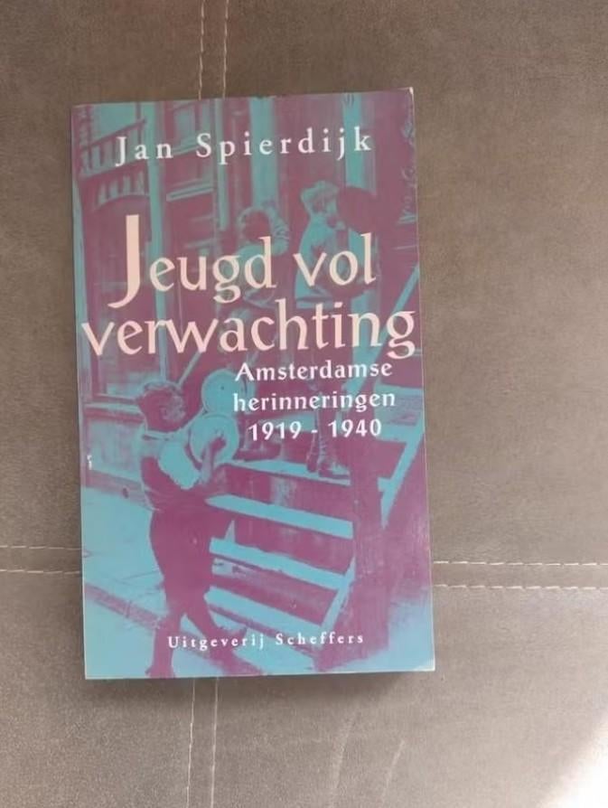 Jeugd vol verwachting (Amsterdamse herinneringen 1919-1940), Gelezen, Ophalen of Verzenden, J. Spierdijk, Overige