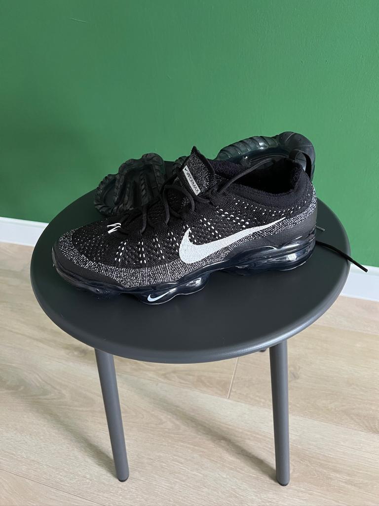 Nike Air Vapormax 2023 FlyKnit zwart/wit, Zwart, Nike, Ophalen of Verzenden, Sneakers of Gympen