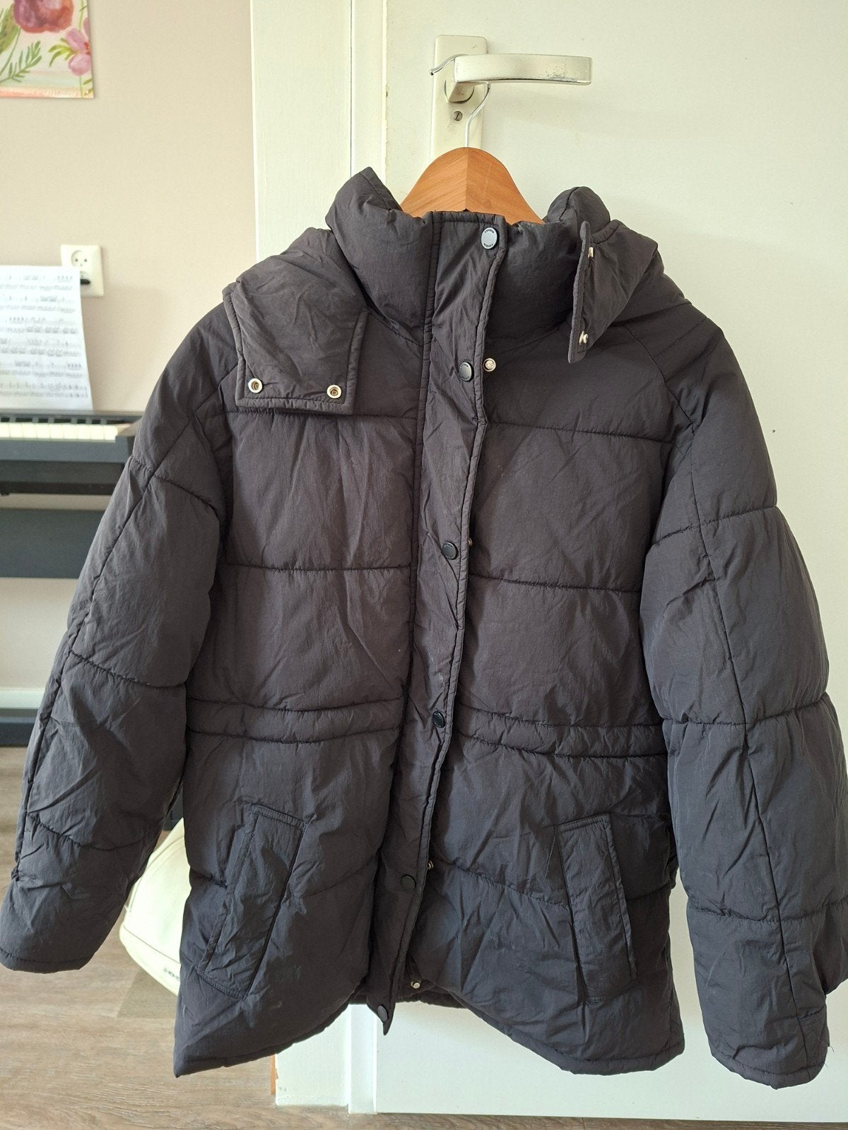 bershka winterjas xs, Ophalen, Zo goed als nieuw, Zwart