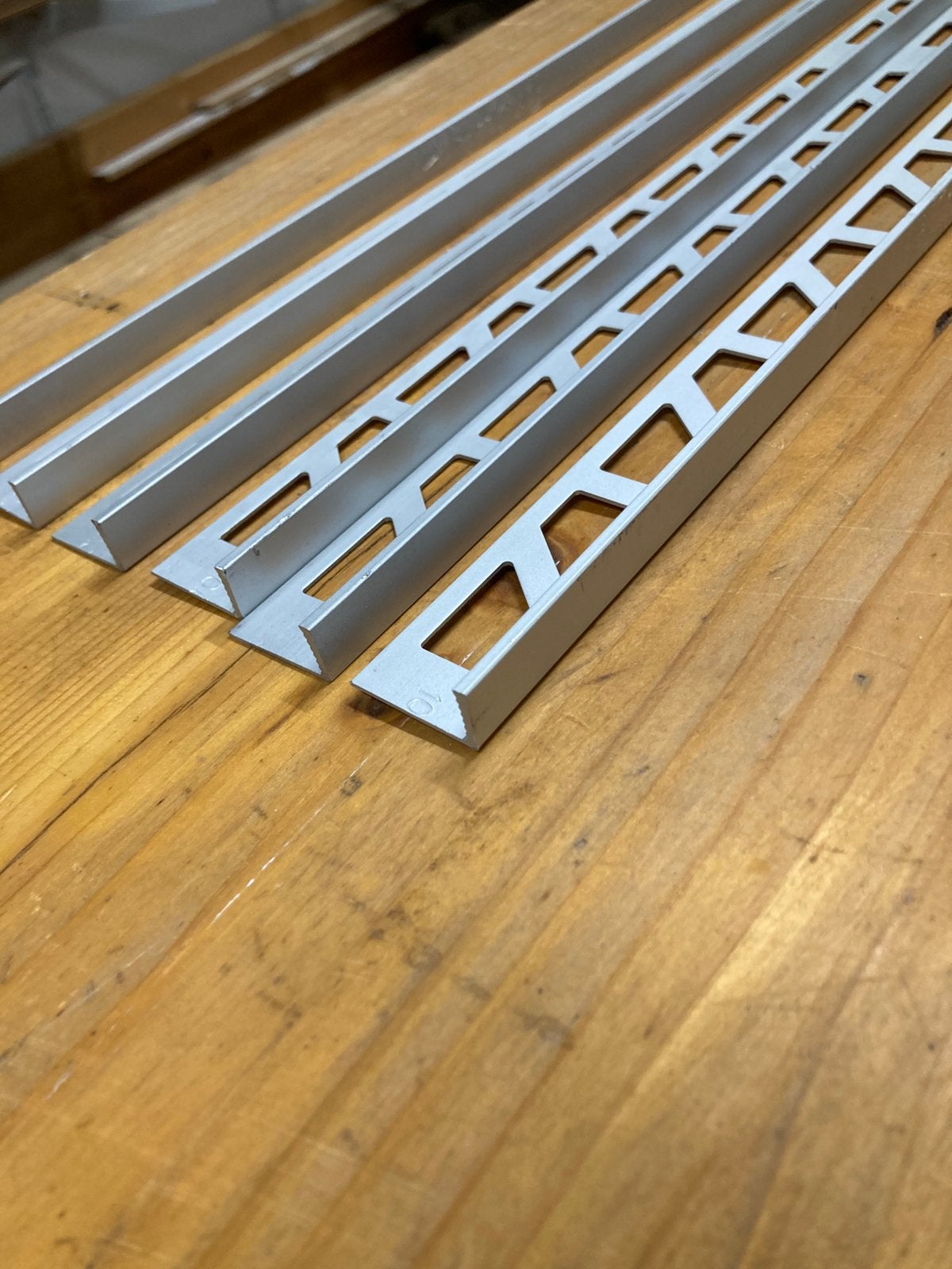 Tegelprofiel eindprofiel aluminium en zwart, Ophalen, Overige typen, Nieuw, Minder dan 20 cm