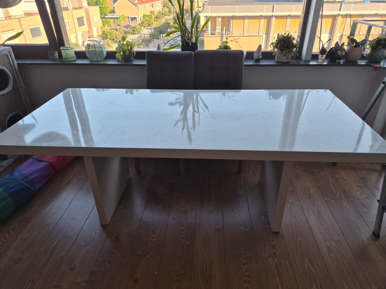 Moderne witte eettafel - Ruim en stijlvol, Overige materialen, Gebruikt, 200 cm of meer, Modern, minimalistisch