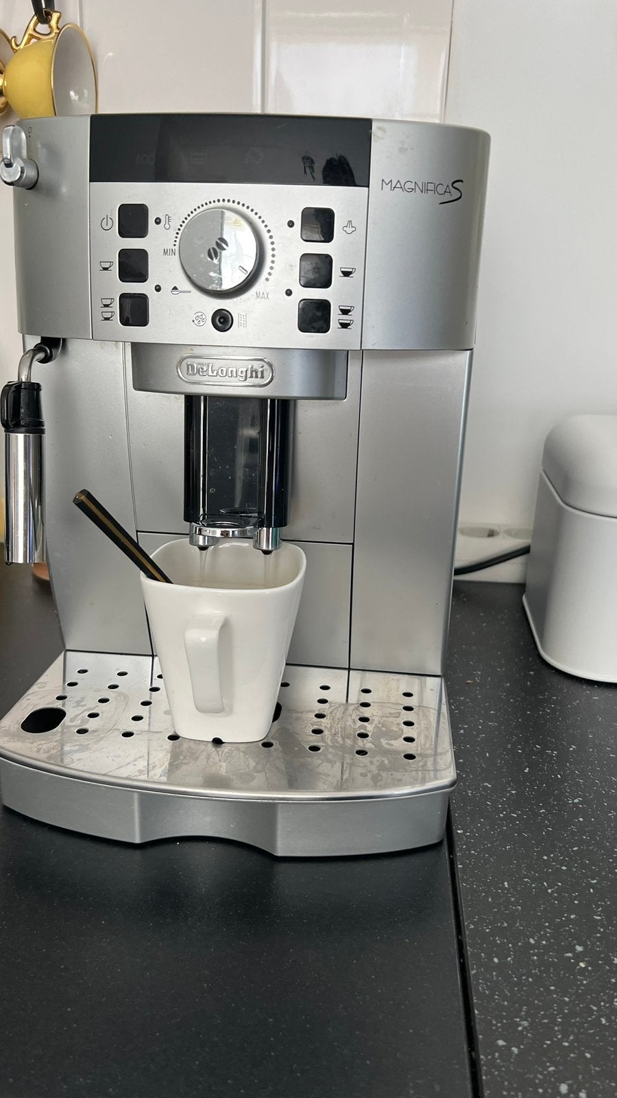 Delonghi koffiemachine 22.110, Witgoed en Apparatuur, Koffiezetapparaten, Ophalen, Zo goed als nieuw, Koffiemachine