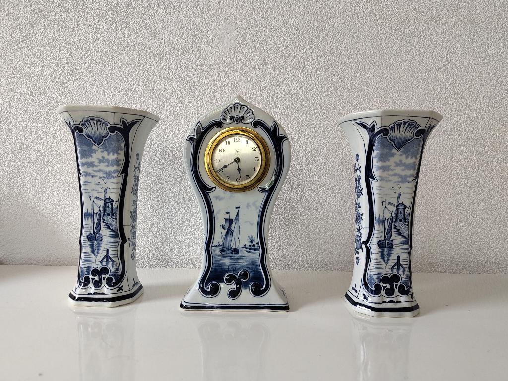 antiek kaststel (2 vazen en een klok), Antiek en Kunst, Ophalen of Verzenden