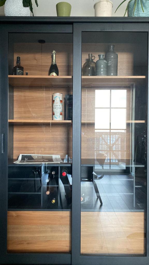 Woood James vitrine kast, Ophalen, 100 tot 150 cm, Zo goed als nieuw, 150 tot 200 cm