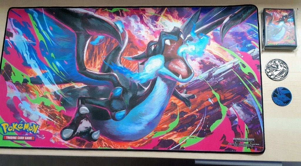 Mega EX Charizard Speelmat + sleeves + 2 munten (nieuw), Ophalen, Nieuw, Losse kaart