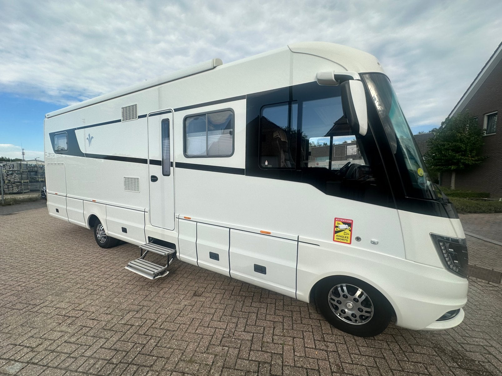 Niesmann & Bischoff Flair 920 BF aut. Barzit.