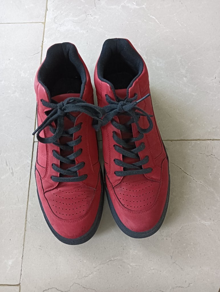 DMG rode herenschoenen maat 45, DMG, Overige kleuren, Ophalen of Verzenden, Sneakers of Gympen