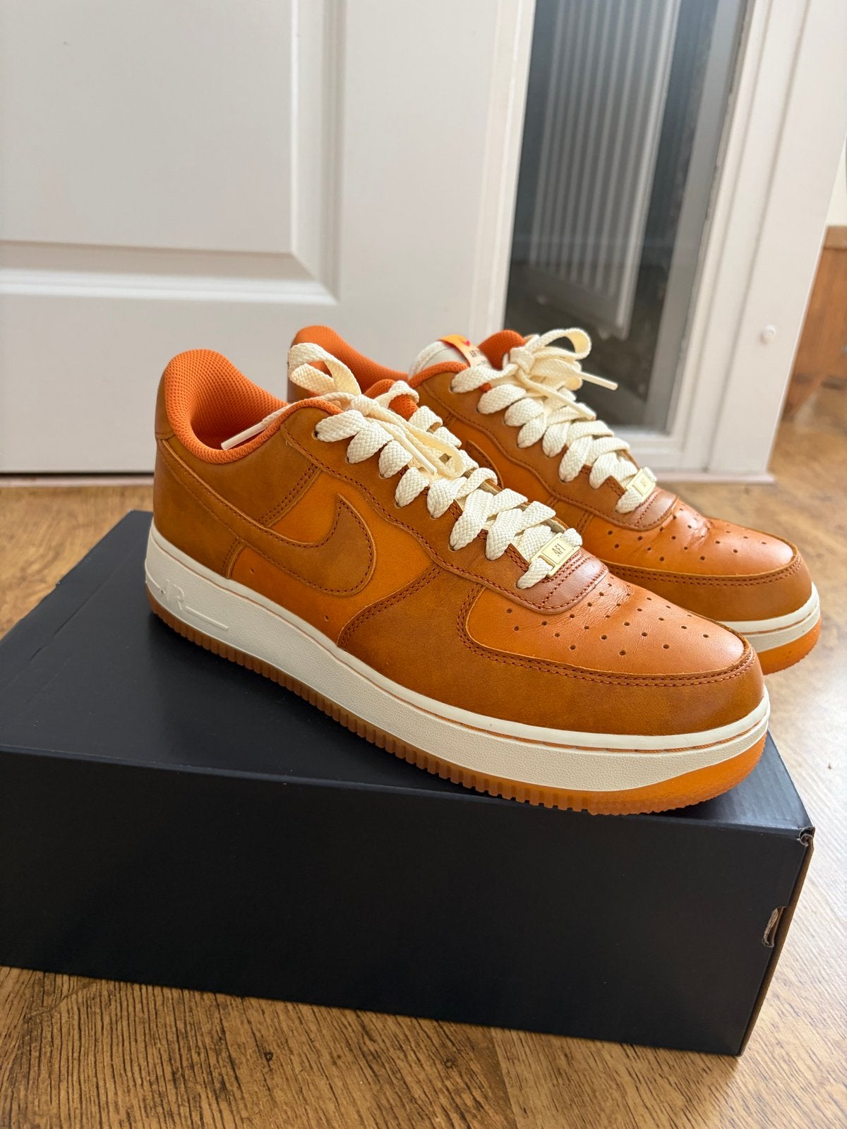 Nike Air Force 1 '07 LV8 Sunset/Cacao maat 43, Ophalen of Verzenden, Zo goed als nieuw, Overige kleuren, Sneakers of Gympen