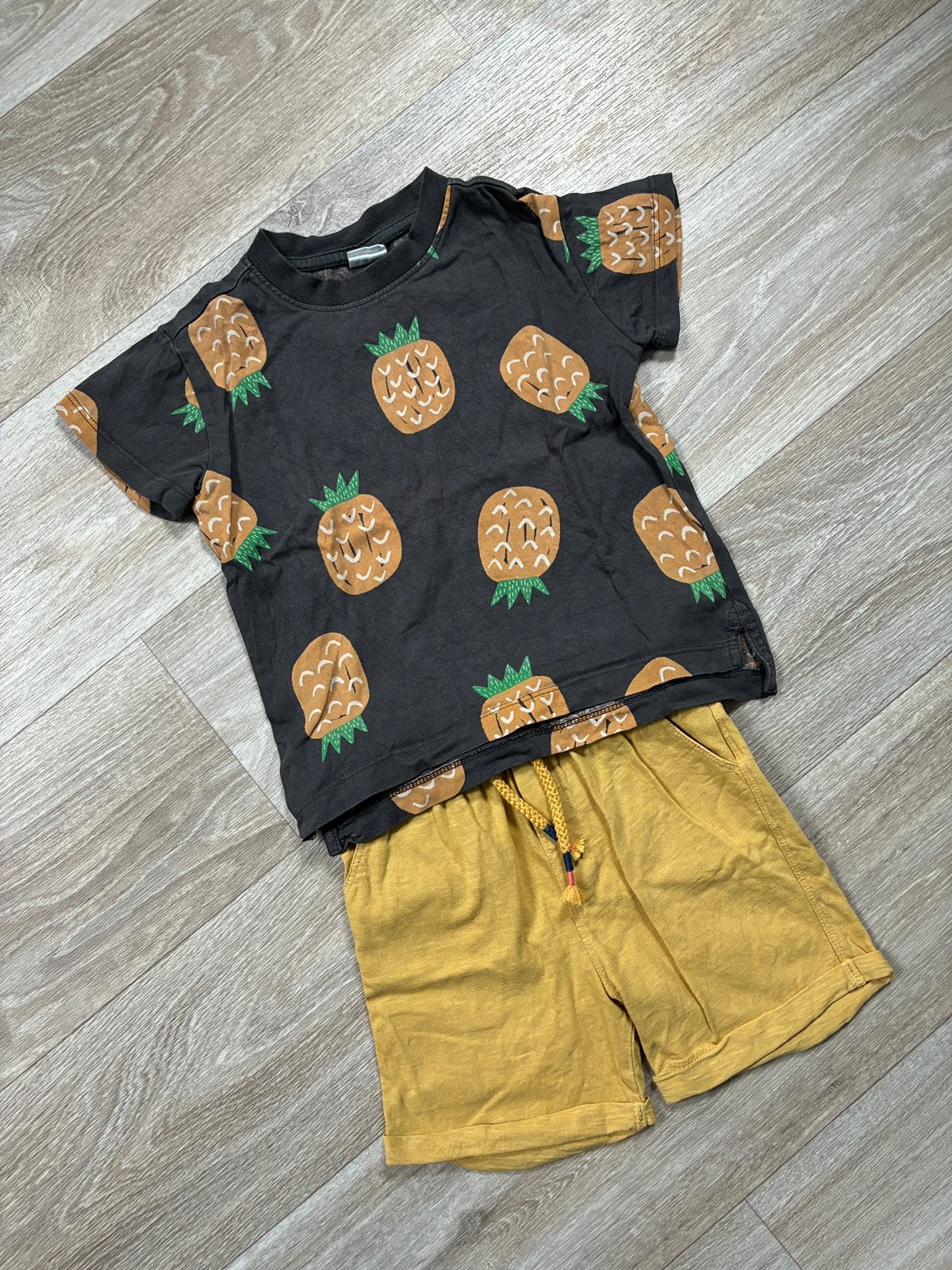 Zomers setje ananas maat 86/92, Ophalen of Verzenden, Zo goed als nieuw, Jongen, Setje