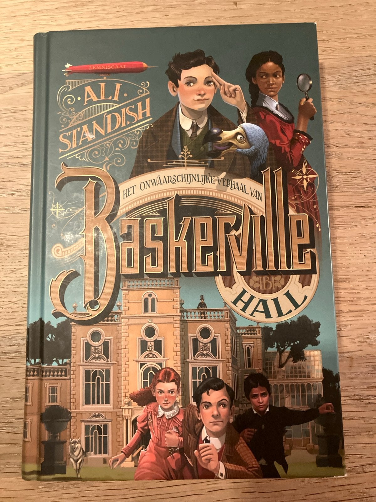 Het onwaarschijnlijke verhaal van Baskerville Hall, Ophalen of Verzenden, Gelezen, Ali Standish