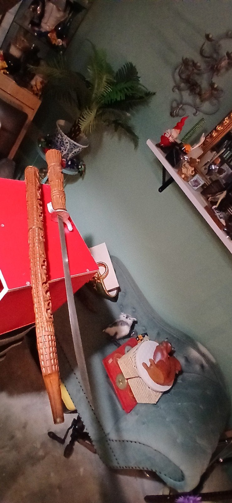 Decoratief zwaard met houtsnijwerk uit Bali, Ophalen