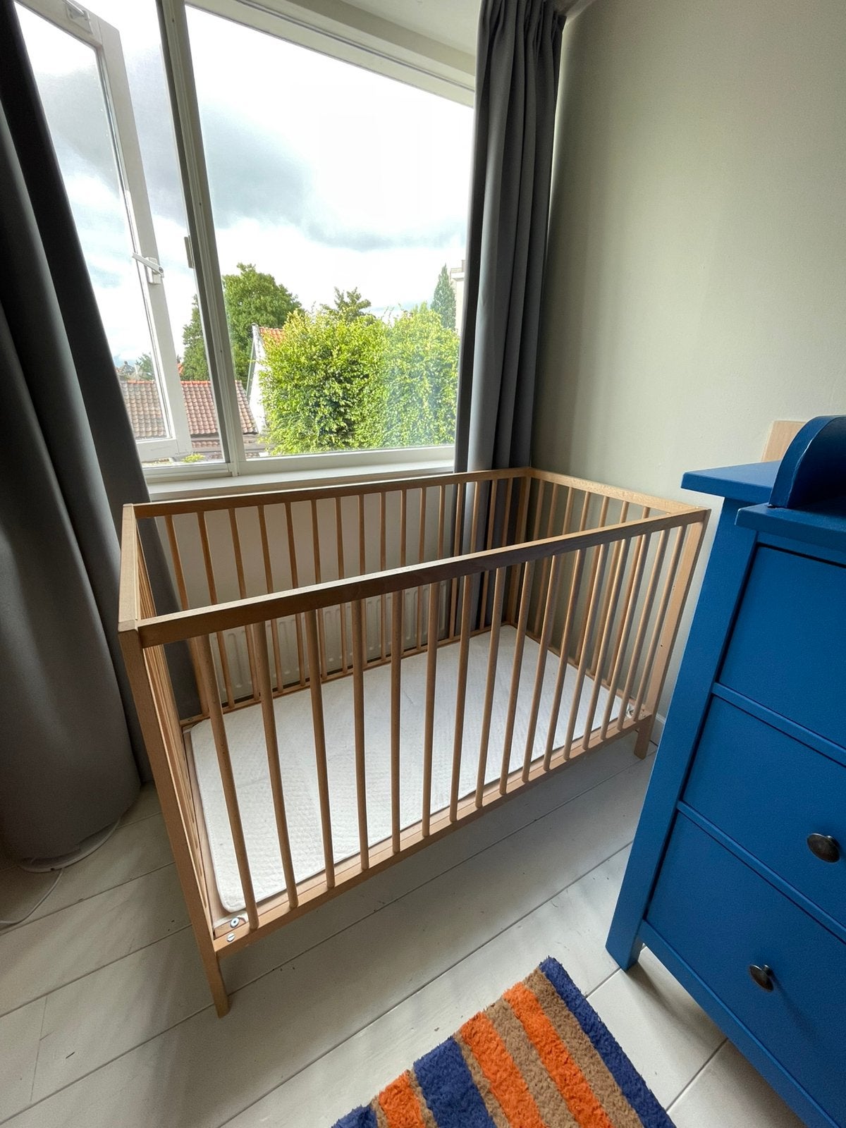 Ikea babybed incl matras, Kinderen en Baby's, Kinderkamer | Complete kinderkamers, Ophalen, Gebruikt, Jongetje of Meisje