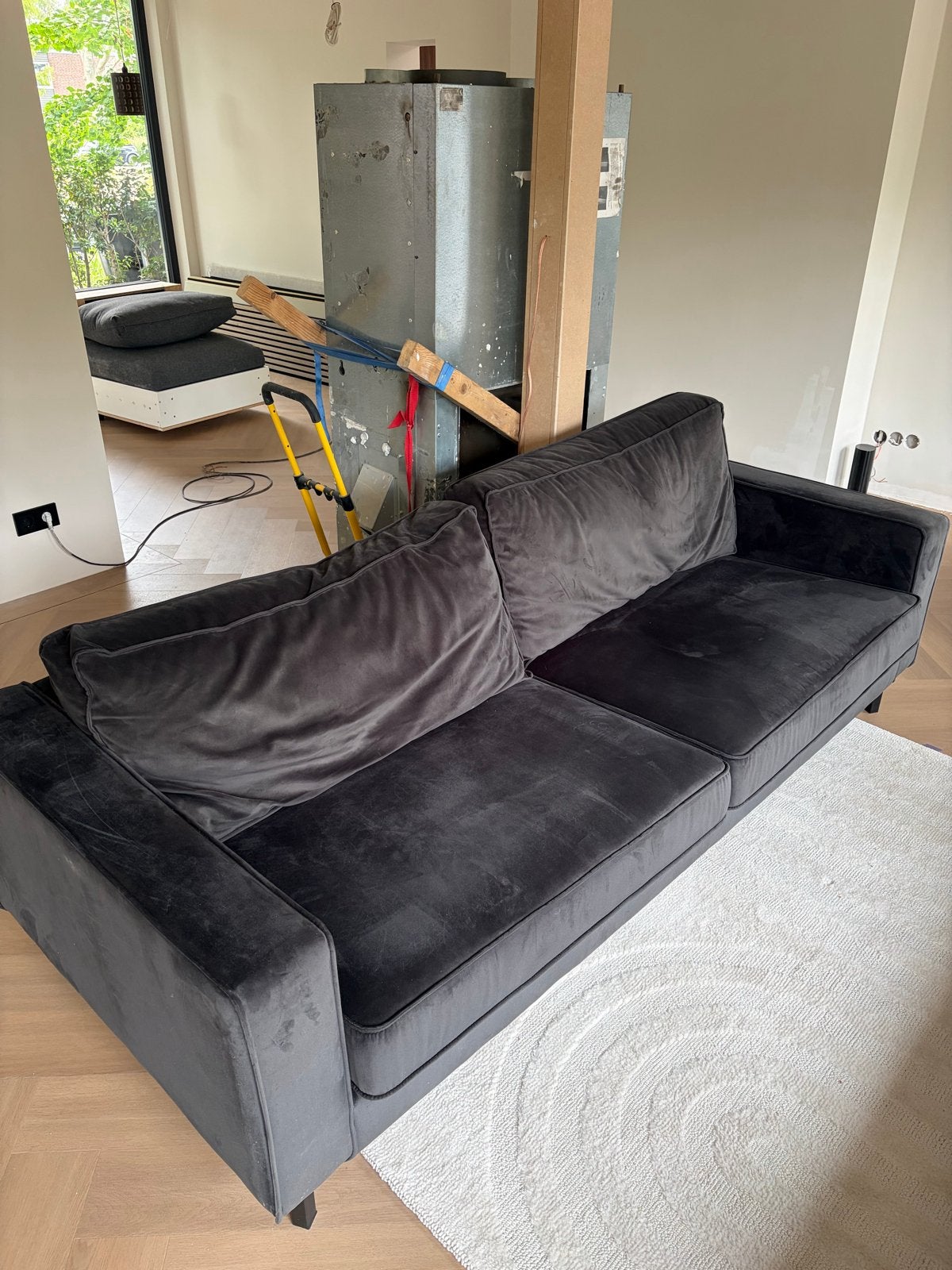 WOOOD velvet 2,5-zitsbank - Zwart, goede staat, Huis en Inrichting, Banken | Bankstellen, Ophalen, Gebruikt, Driepersoons, 75 tot 100 cm