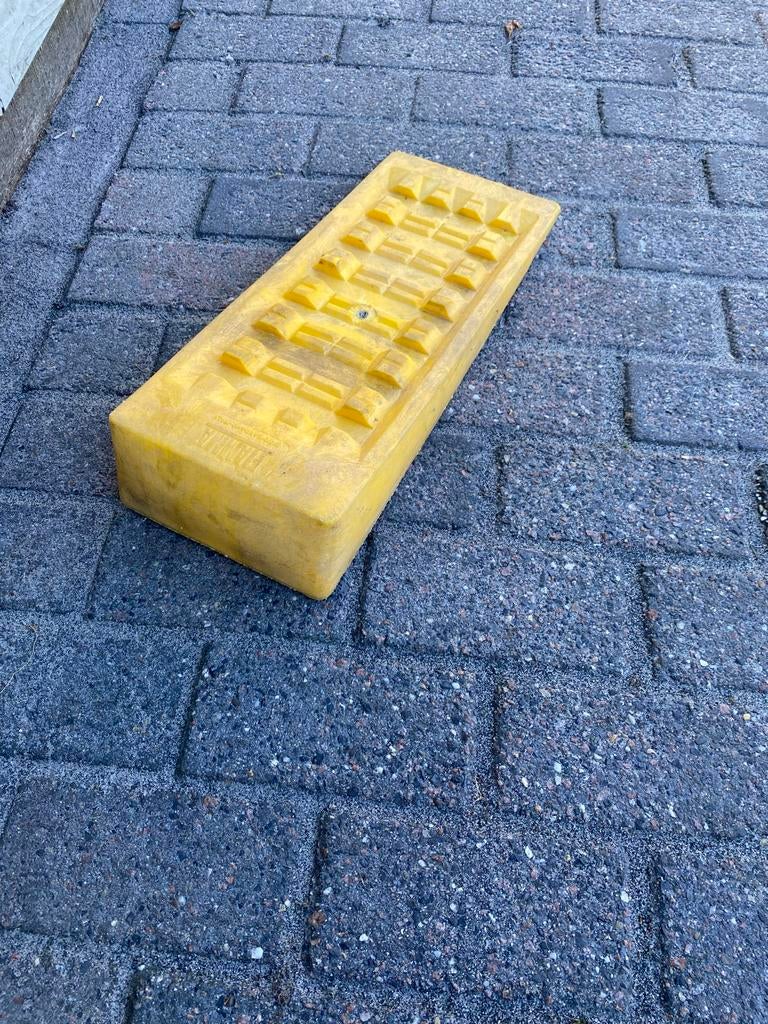 Gele oprijblok / drempelhulp voor voertuigen, Auto diversen, Auto-accessoires, Gebruikt, Ophalen of Verzenden