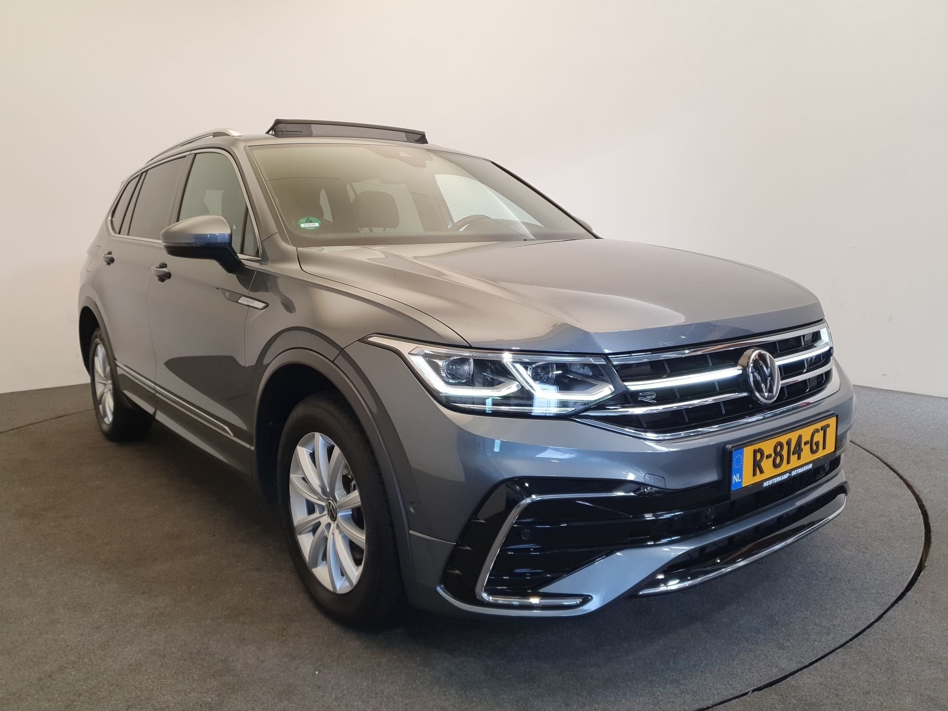 Volkswagen Tiguan Allspace 1.5 TSI R-Line Business+ 7p. Pano, Auto's, 12 maanden, 4 cilinders, Origineel Nederlands, Bedrijf