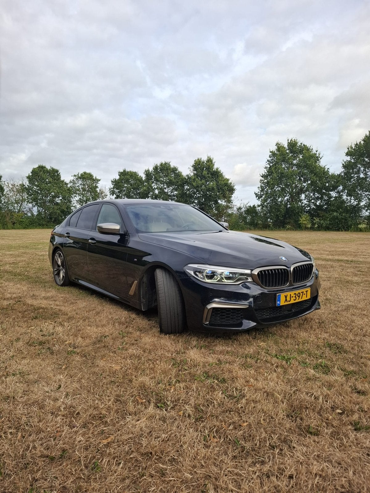BMW 5-Serie M550i 462pk Xdrive Aut. 2018 Grijs- blauw, Automaat, 8 cilinders, 2000 kg, 4395 cc