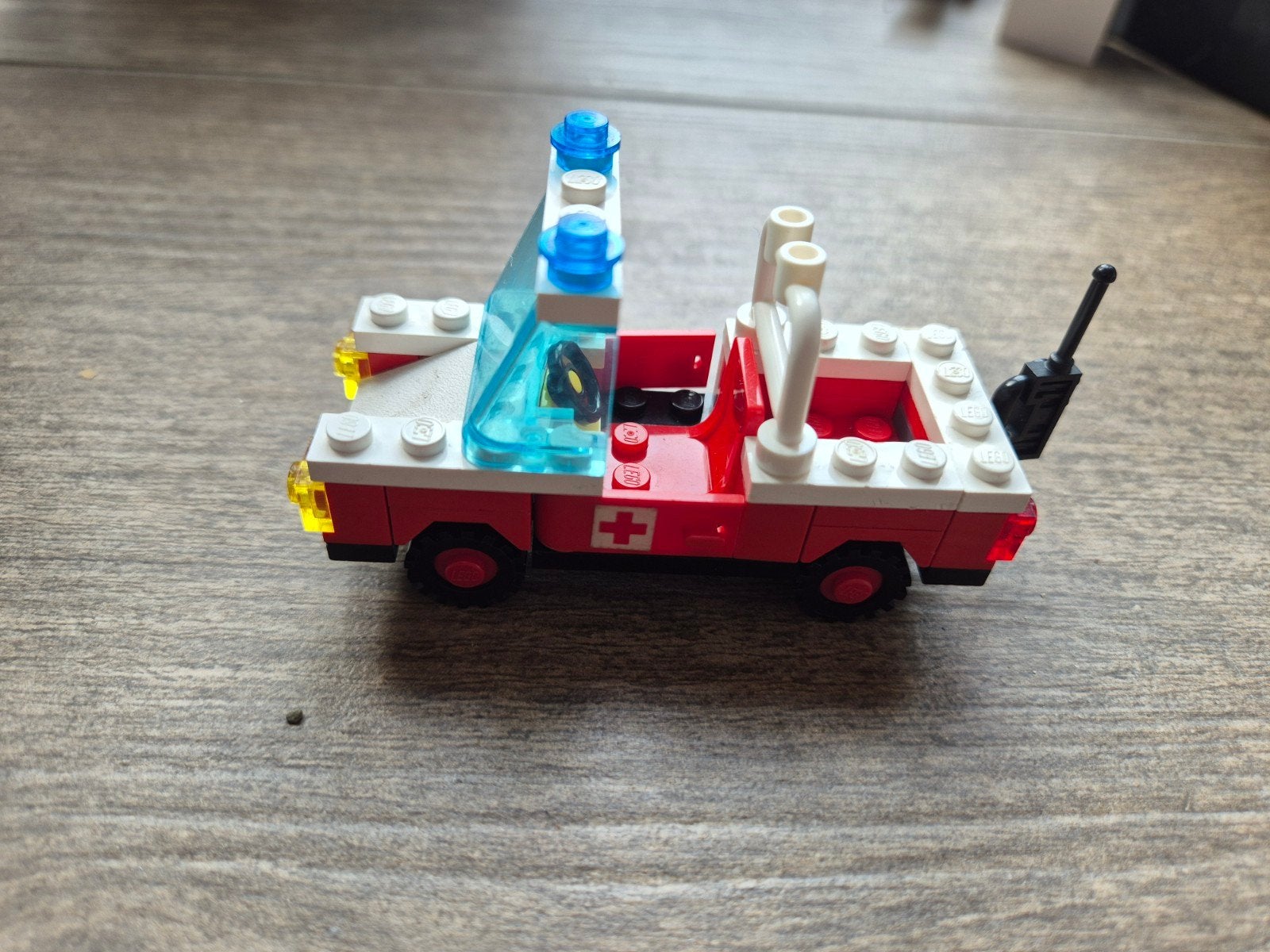 Vintage Lego Ambulance / Hulpdienst Voertuig, Ophalen of Verzenden, Gebruikt, Overige merken