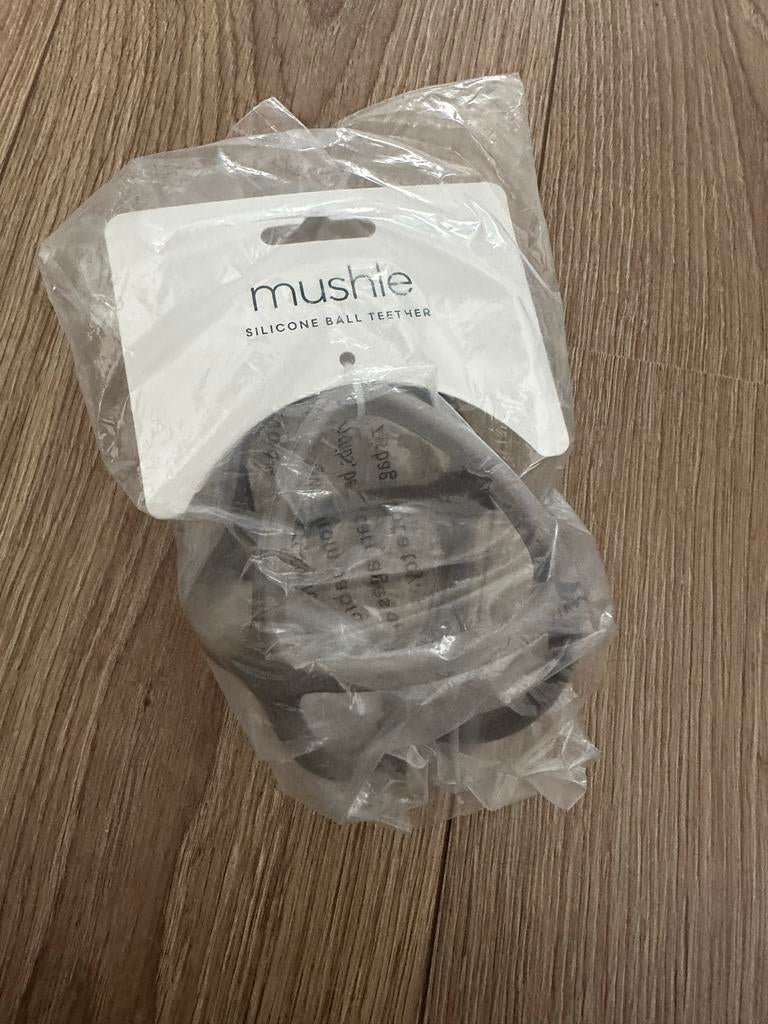 Mushie bijtring nieuw in verpakking dove gray, Kinderen en Baby's, Ophalen of Verzenden, Nieuw, Overige typen