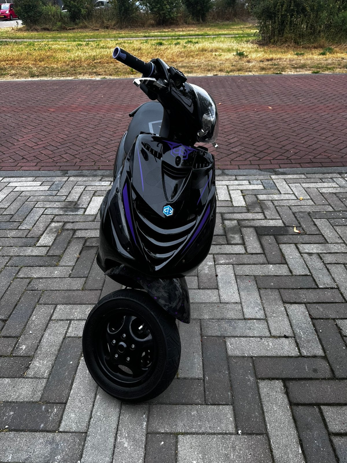 Piaggio zip H2o carbon paars watergekoeld., Fietsen en Brommers, Scooters | Piaggio, Ophalen, Zo goed als nieuw, Tweetakt, Zip
