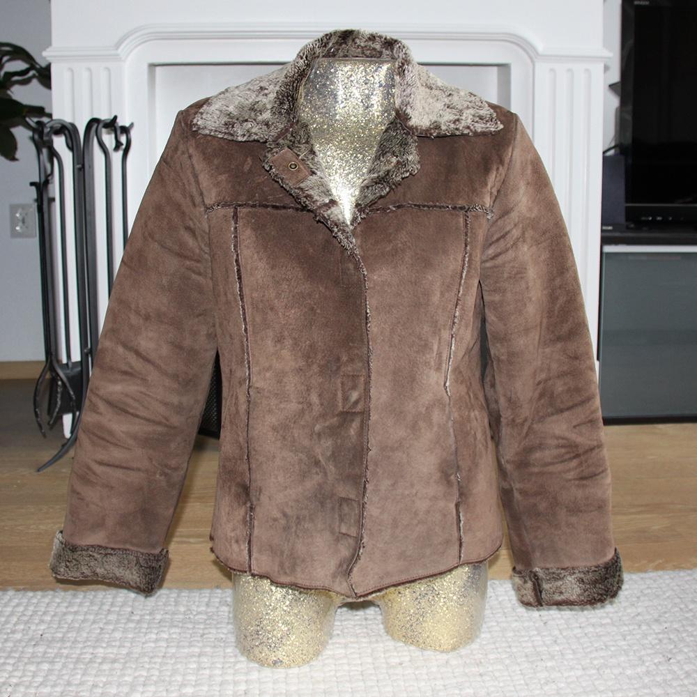 Zeer Mooie Warme Suede Jas (M) € 75,-