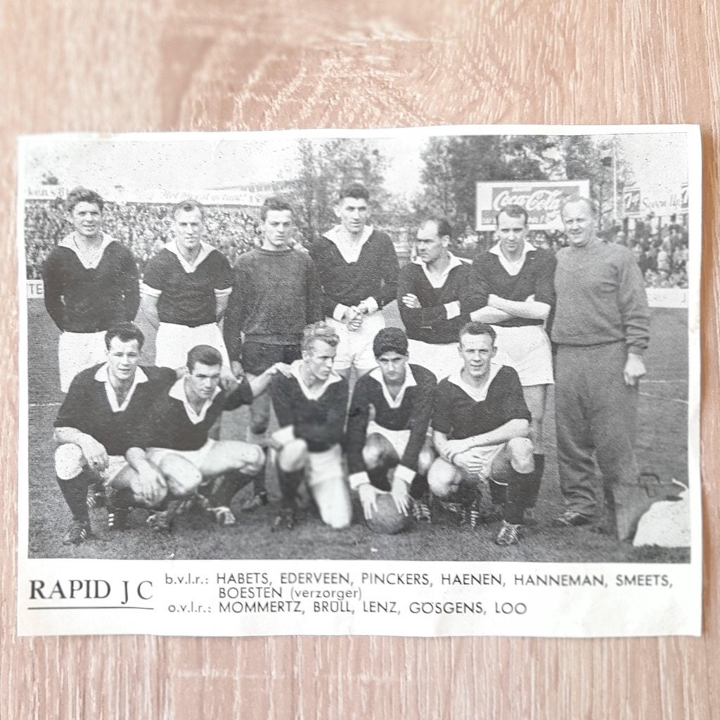Voetbalplaatje elftal RAPID JC seizoen 1960-1961., Verzamelen, Sportartikelen en Voetbal, Verzenden, Gebruikt, Roda JC, Poster, Plaatje of Sticker