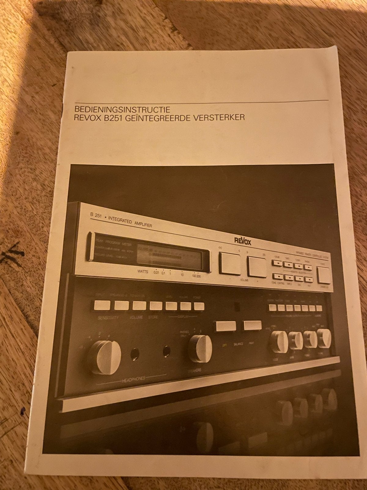 Revox B251 Geïntegreerde Versterker - Handleiding, Overige merken, Ophalen of Verzenden, 120 watt of meer, Gebruikt