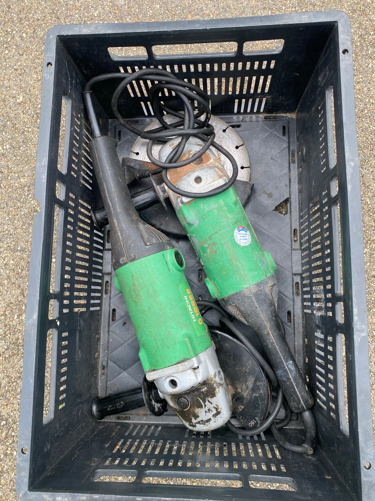 2 Hitachi grote slijptollen - defect voor hobbyist, Ophalen of Verzenden, Gebruikt, 1000 watt of meer, Haakse handslijpmachine