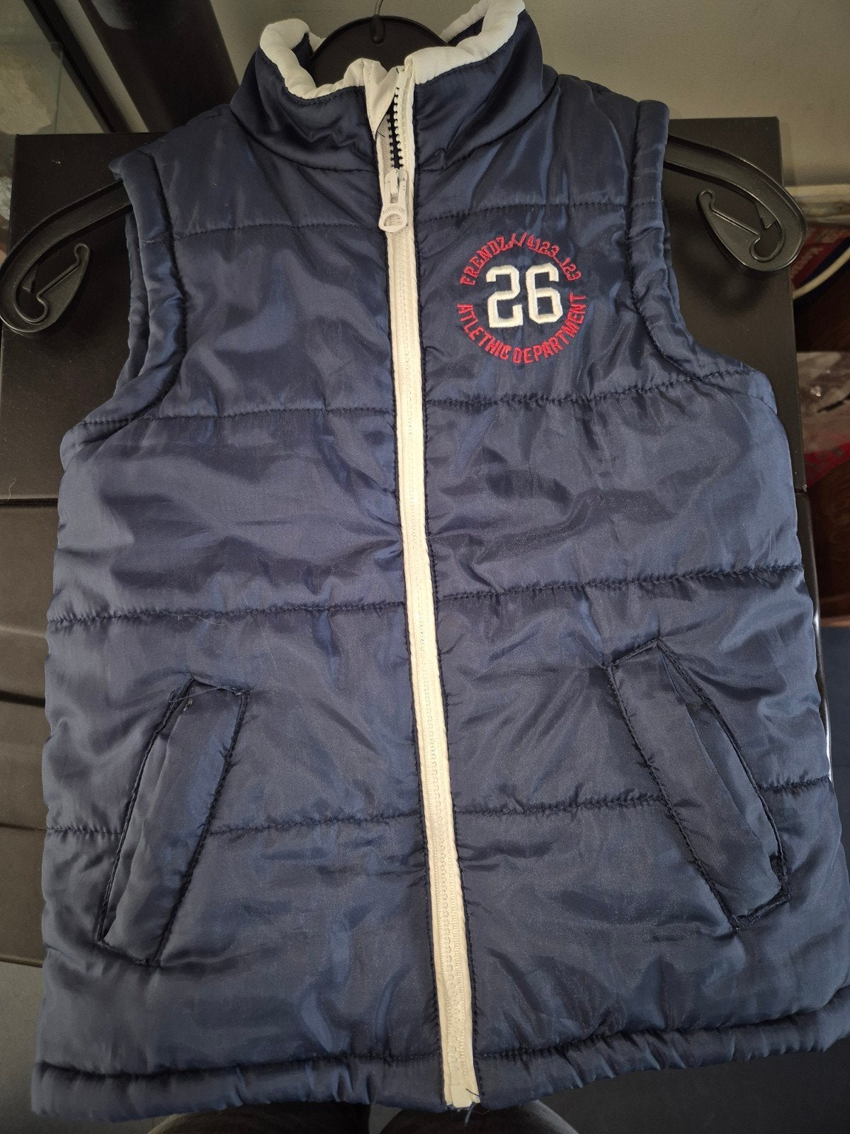Blauwe bodywarmer jas, Kinderen en Baby's, Kinderkleding | Maat 128, Ophalen, Zo goed als nieuw, Jongen, Jas