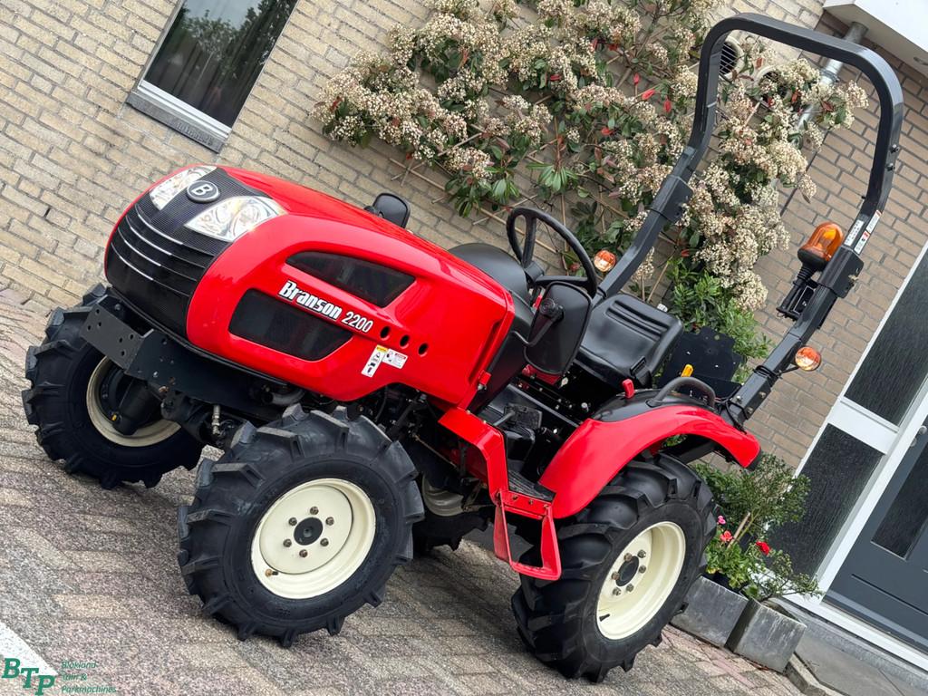 Branson 2200 diesel minitractor met stuurbekrachting, Zakelijke goederen, Gebruikt, Overige merken, Tot 2500