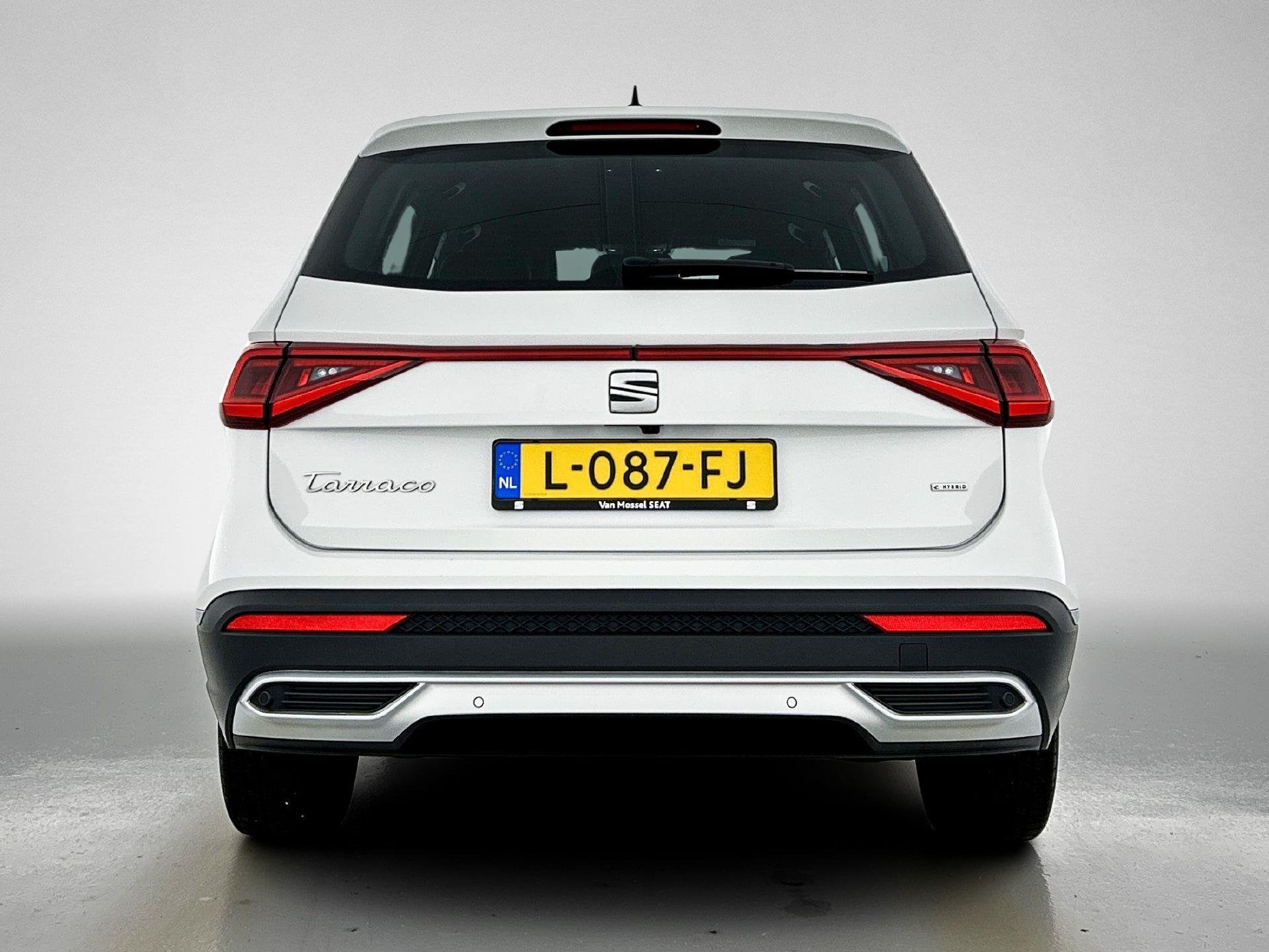 SEAT Tarraco 1.4 TSI e-Hybrid PHEV Xcellence 245 PK | Automa, 12 maanden, 4 cilinders, Alcantara, Wit