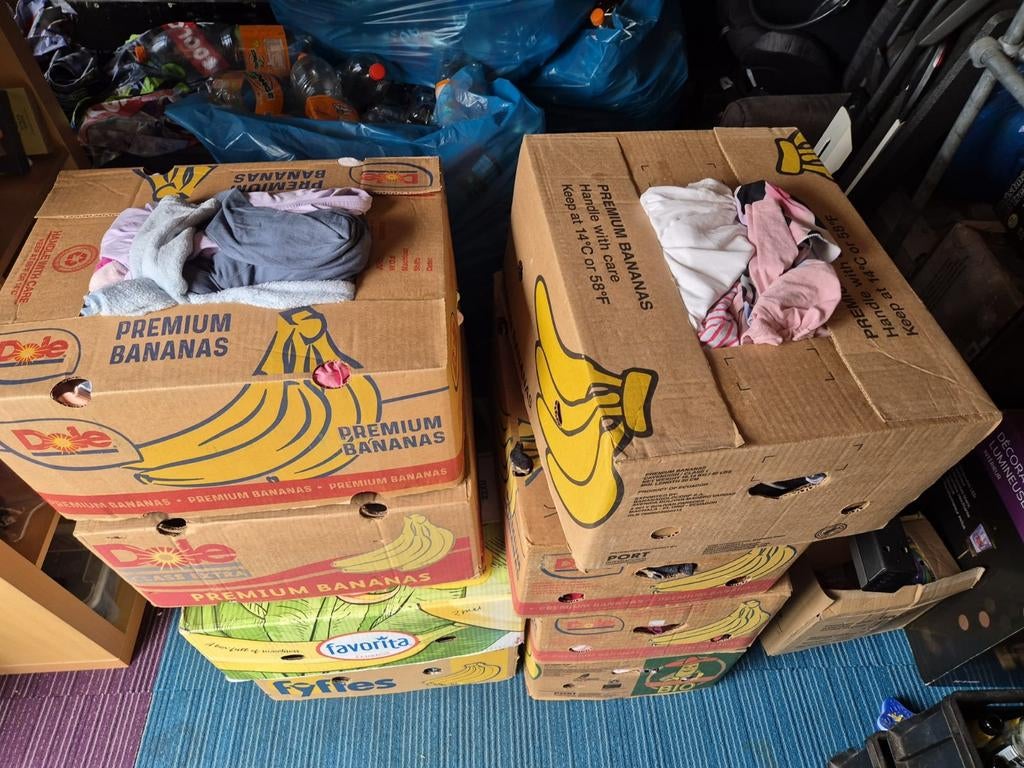 Te koop gebruikte kleding voor groot en klein, Ophalen