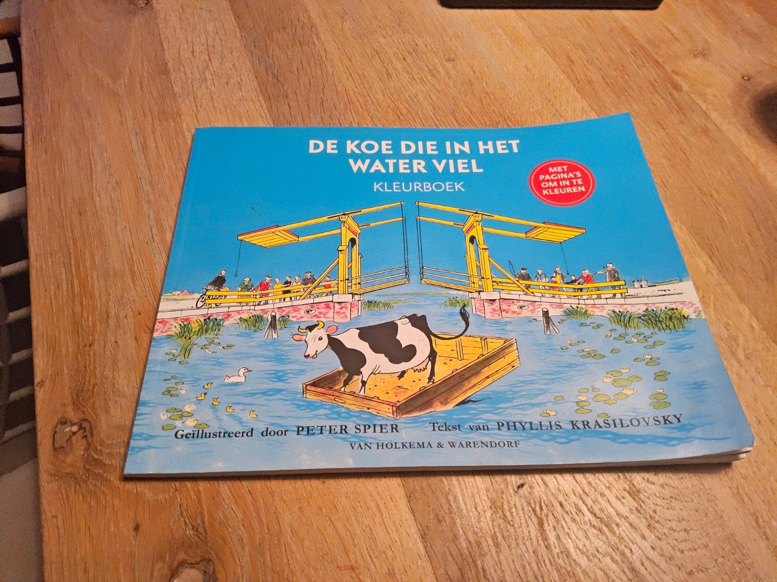 Phyllis Krasilovsky De koe die in het water viel (kleur)boek, Fictie algemeen, Ophalen of Verzenden, Zo goed als nieuw, Phyllis Krasilovsky
