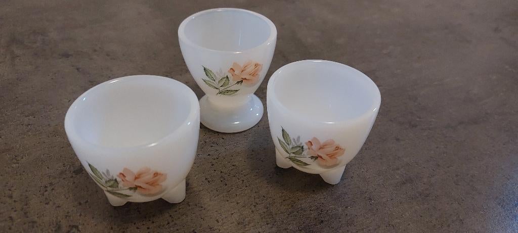 Retro arcopal servies met roze roosjes, Verzamelen, Retro, Ophalen, Huis en Inrichting
