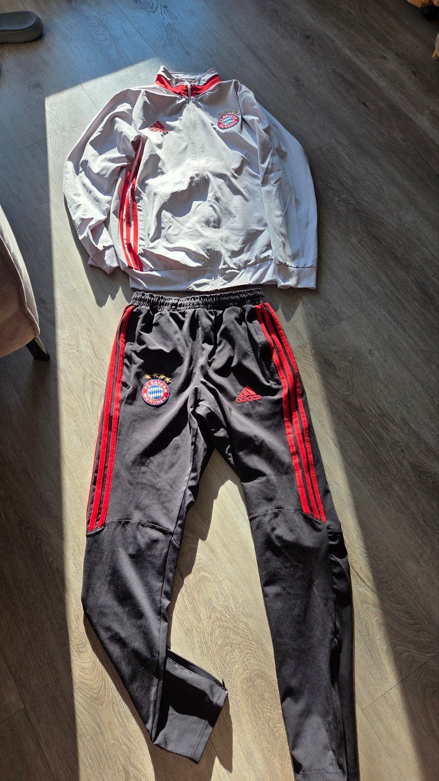 Trainingspak Bayern München Maat S, Kleding | Heren, Wit, Ophalen of Verzenden, Zo goed als nieuw, Adidas
