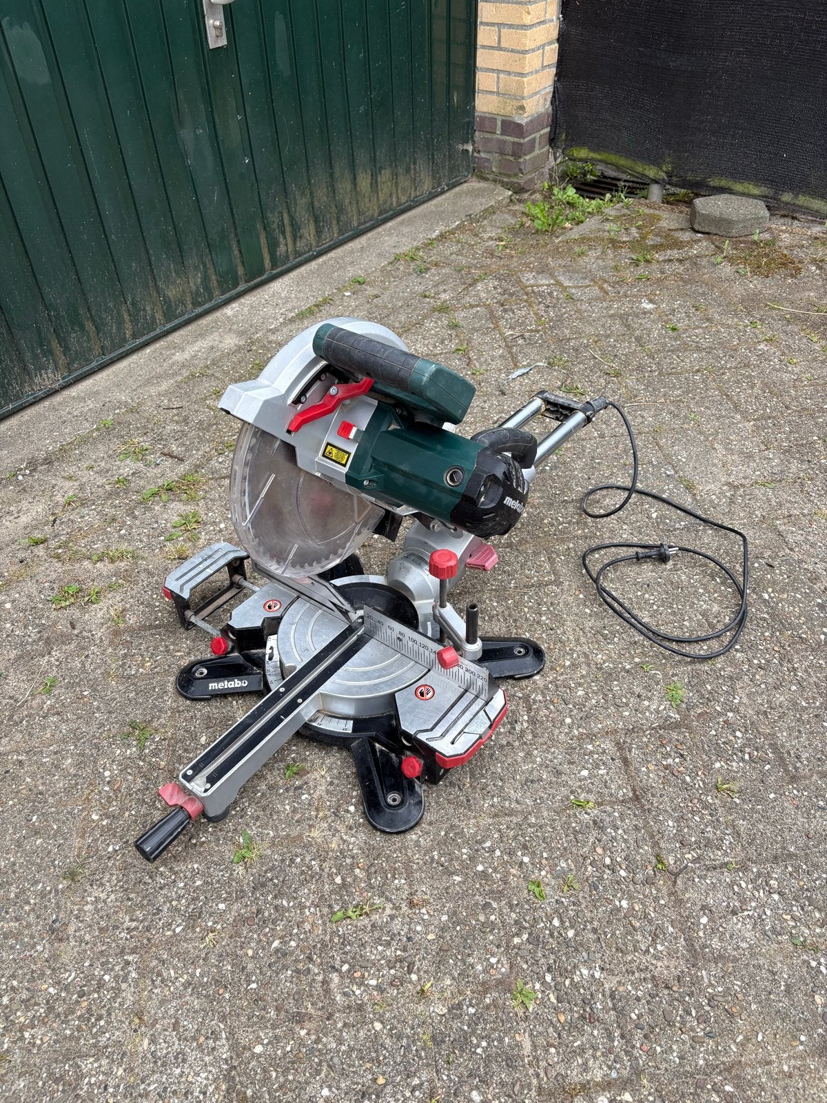 Metabo KGS 305 M Afkortzaag - Krachtig en Nauwkeurig, Doe-het-zelf en Verbouw, Gereedschap | Zaagmachines, Gebruikt, 70 mm of meer