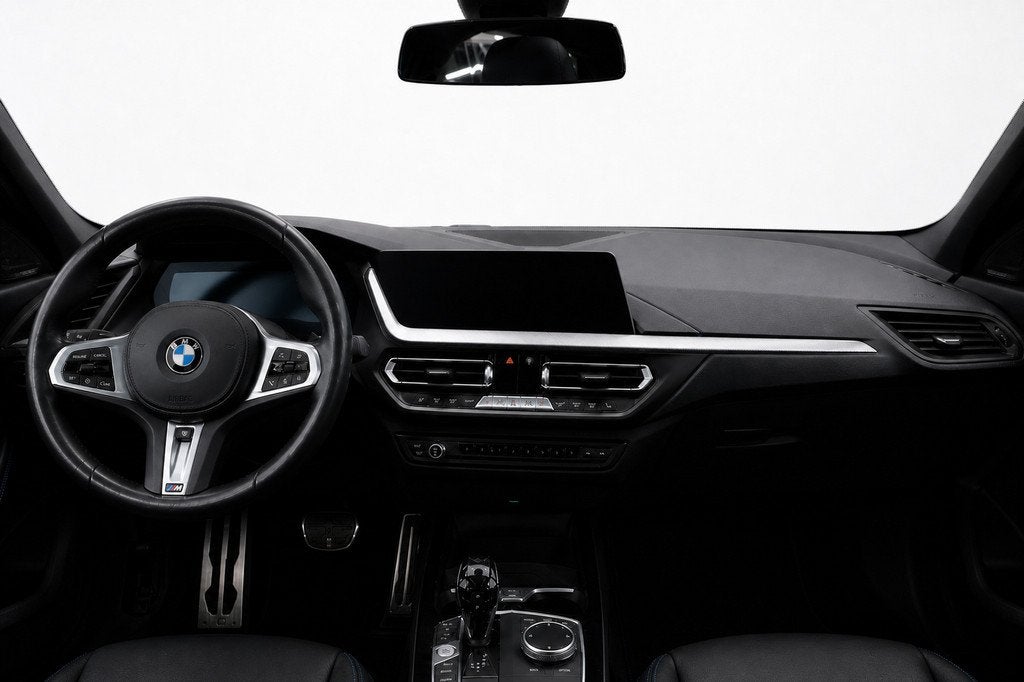 BMW 1-serie 120i M-SPORT 178+PK LED+XENON/HUD/VIRTUAL/SFEER/, Auto's, BMW, 1998 cc, 730 kg, Gebruikt, Euro 6