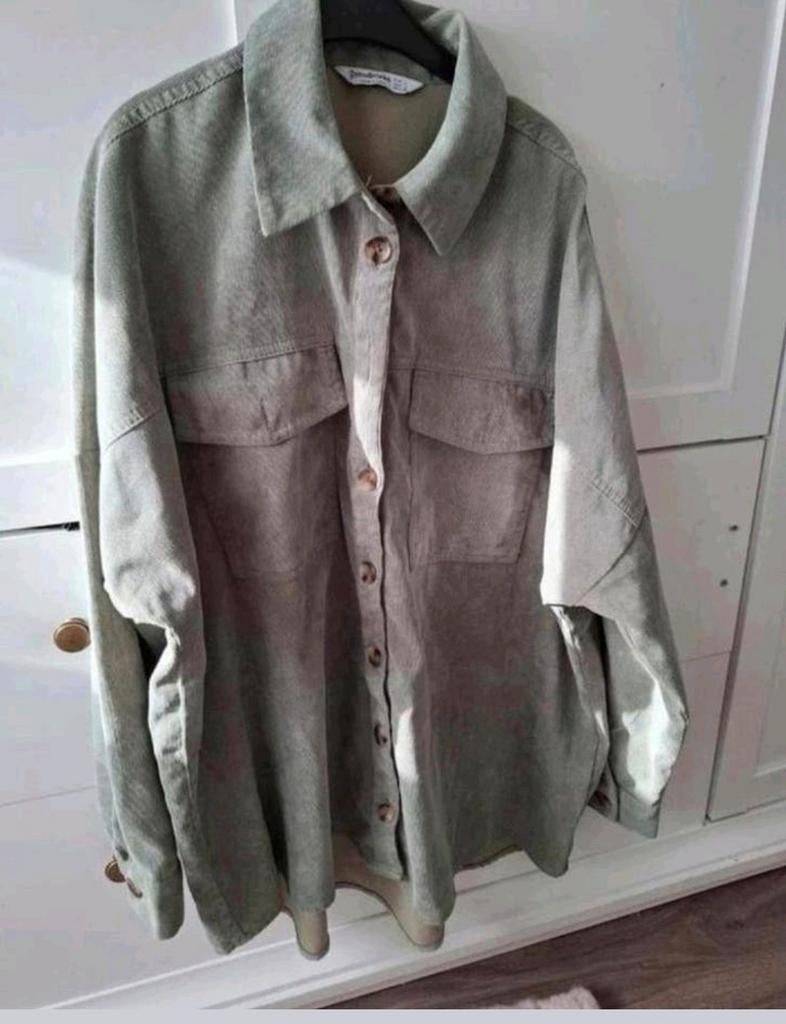 Stradivarius overshirt/blouse lichtgroen – maat L, Maat 38/40 (M), Ophalen of Verzenden, Zo goed als nieuw, Stradivarius