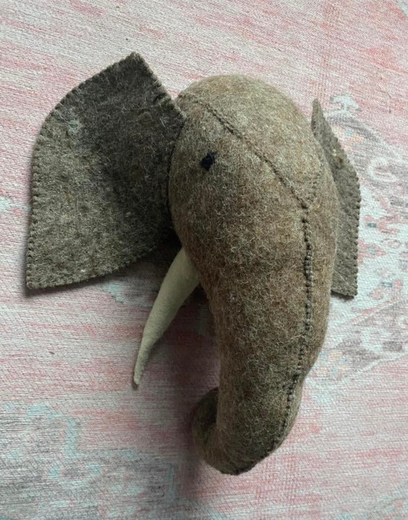 Vilten Olifantenkop voor Kinderkamer, Ophalen of Verzenden, Zo goed als nieuw, Wanddecoratie