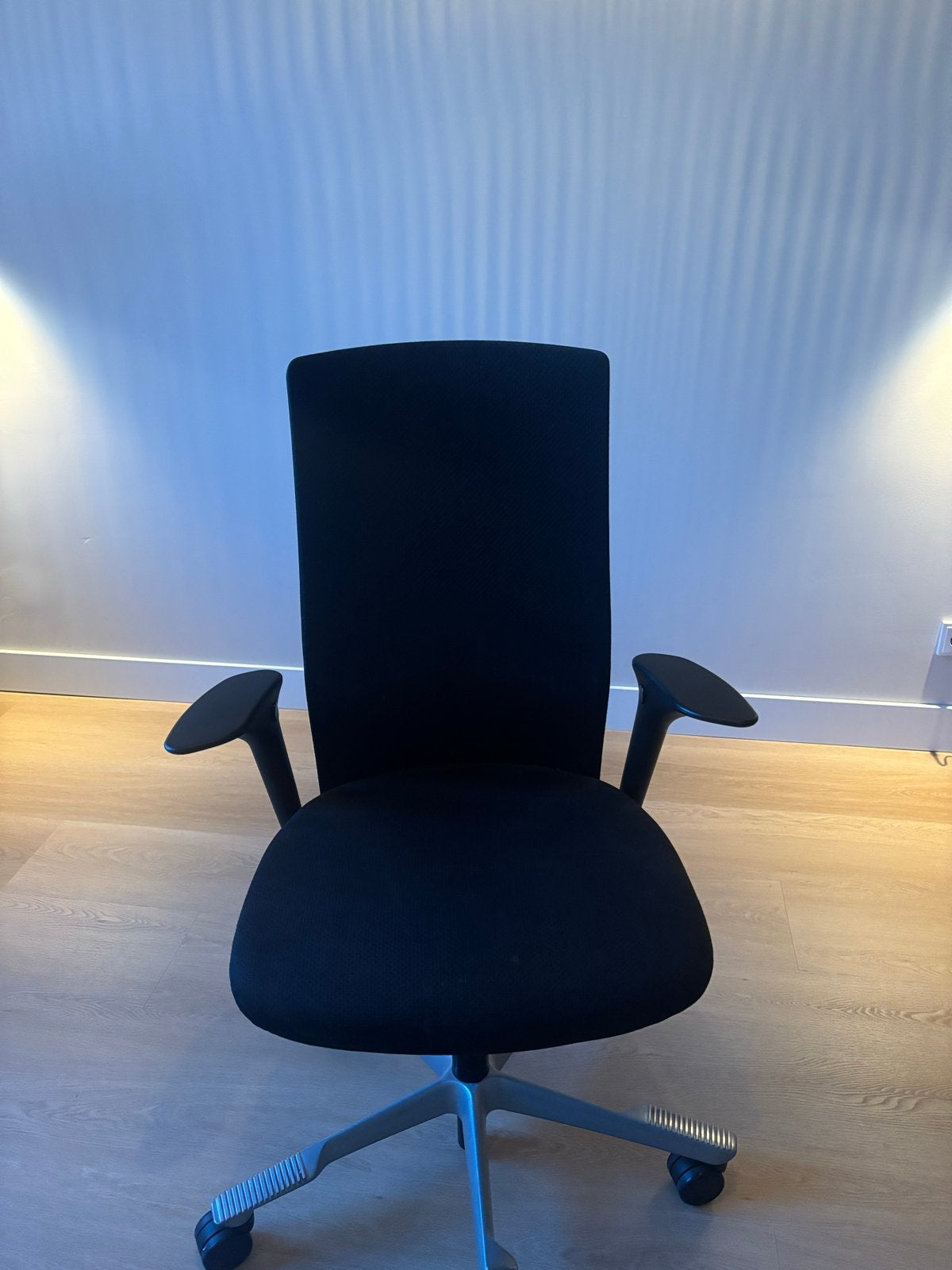 HÅG FUTU 1200S Bureaustoel - Zwart, Ergonomisch, Ophalen, Gebruikt, Zwart, Bureaustoel