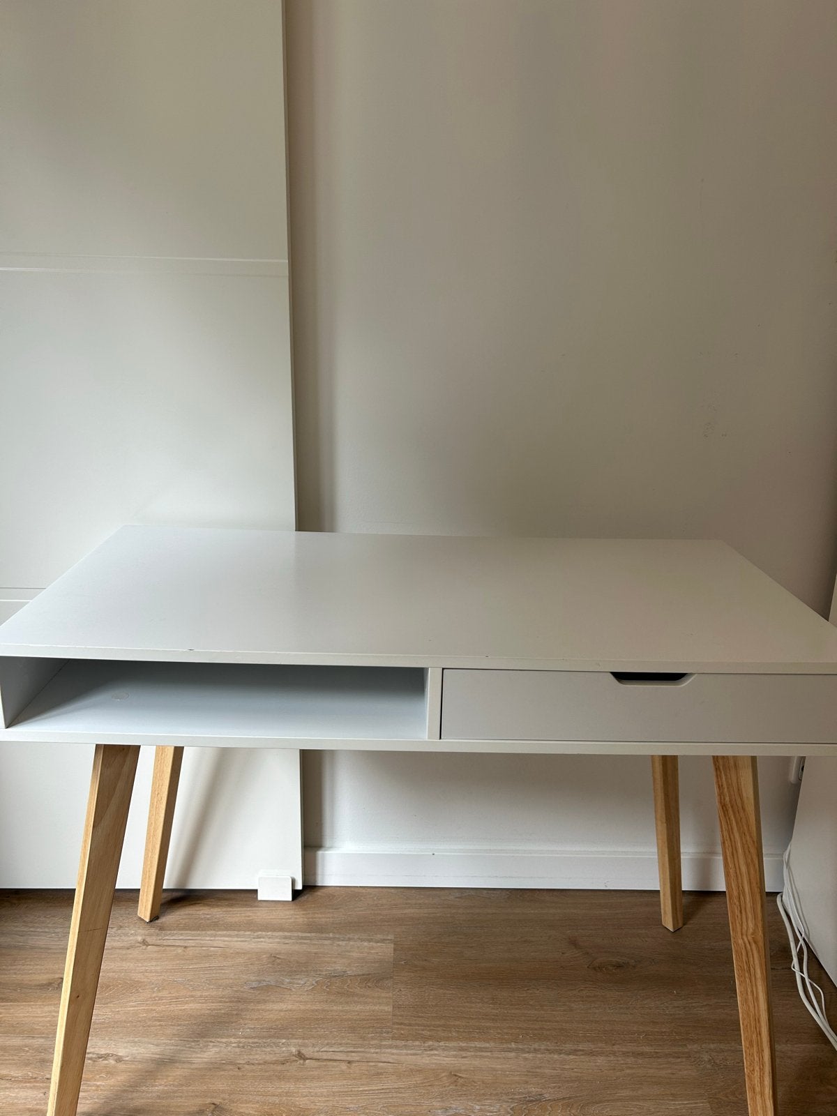 Modern wit bureau met lade en opbergruimte, Ophalen, Gebruikt, Met lades, Spaanplaat of MDF