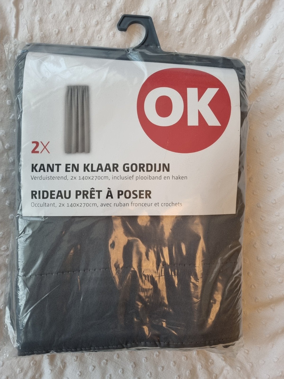 2x Kant en klaar gordijnen, verduisterend 140x270 cm, Ophalen of Verzenden, Nieuw, Gordijn, Met haken